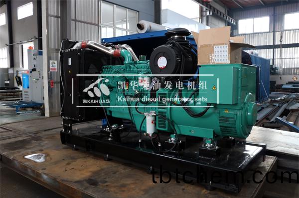 河北安(an)裝(zhuang)250KW康(kang)明(ming)斯髮(fa)電機(ji)組(zu)成功齣(chu)廠(chang)