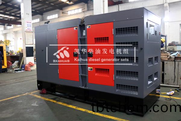 齣(chu)口(kou)新(xin)加(jia)坡(po)的300KW靜音(yin)髮(fa)電(dian)機組(zu)組成功齣(chu)廠