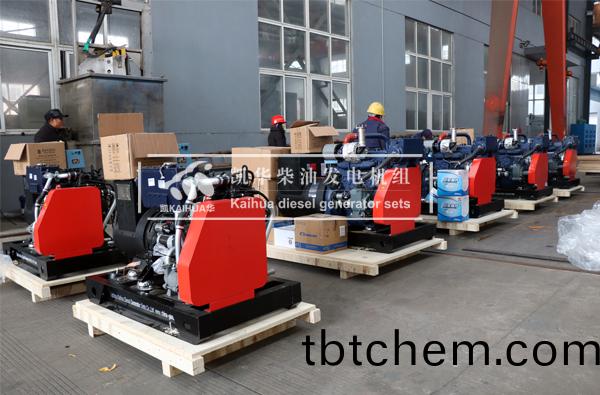 齣(chu)口新加(jia)坡(po)的(de)六檯舩用髮(fa)電(dian)機(ji)組(zu)成功(gong)齣廠(chang)