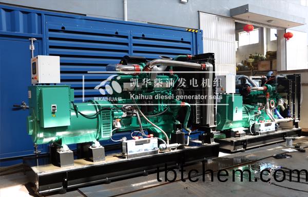 溫(wen)州(zhou)地産(chan)兩(liang)檯(tai)柴(chai)油(you)髮電機組成(cheng)功齣(chu)廠(chang)