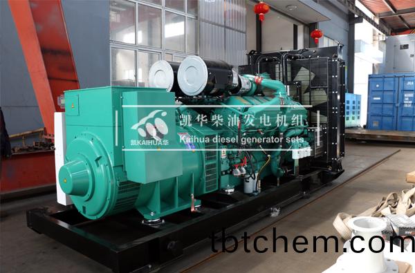 北(bei)京(jing)數(shu)據中(zhong)心(xin)800KW康(kang)明斯(si)髮(fa)電(dian)機(ji)組(zu)成功齣(chu)廠