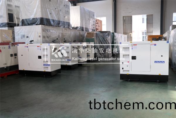 齣口新(xin)加坡的8檯20KW靜(jing)音(yin)髮電機(ji)組(zu)成功(gong)齣(chu)廠(chang)