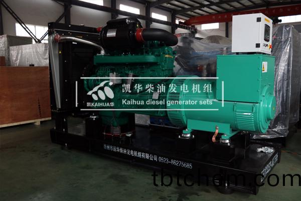 雲南(nan)水電300KW柴油(you)髮電(dian)機組今日(ri)成功(gong)齣(chu)廠