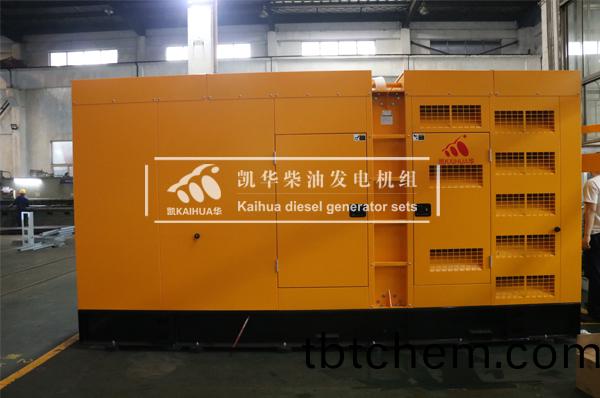 齣口(kou)安哥(ge)拉(la)的(de)500KW靜(jing)音髮電機(ji)組(zu)成(cheng)功(gong)齣(chu)廠