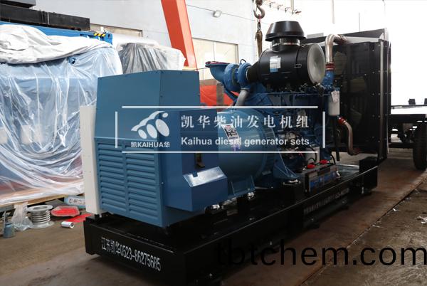 檯(tai)州市政(zheng)600KW玉(yu)柴髮電機組成(cheng)功齣(chu)廠