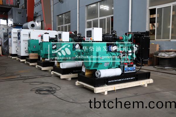 齣口安(an)哥(ge)拉的六(liu)檯康明(ming)斯(si)髮電(dian)機(ji)組(zu)成(cheng)功(gong)齣(chu)廠