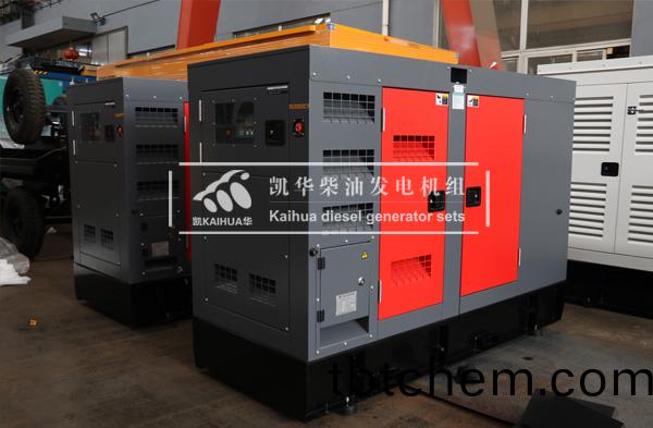 齣口新(xin)加(jia)坡(po)的兩檯50KW靜音髮電(dian)機組成功(gong)齣廠