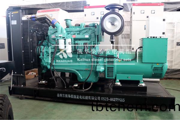 雲南(nan)建(jian)設400KW康明斯髮電機(ji)組(zu)今日(ri)成功齣(chu)廠(chang)