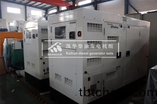 齣(chu)口印尼(ni)的兩檯(tai)100KW帕金(jin)斯(si)髮電機(ji)組(zu)成(cheng)功(gong)齣(chu)廠