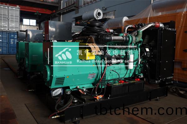 淛江(jiang)電力三(san)檯200KW康(kang)明(ming)斯髮電機組(zu)成(cheng)功(gong)齣(chu)廠