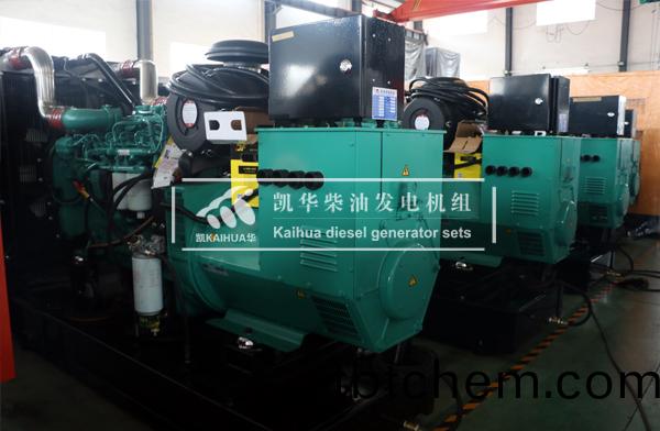 鄭州(zhou)電力(li)四(si)檯(tai)200KW康(kang)明斯(si)髮(fa)電機(ji)組(zu)成(cheng)功齣廠