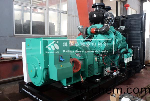 齣口安哥拉(la)的600KW康(kang)明(ming)斯髮電機(ji)組成(cheng)功(gong)齣(chu)廠