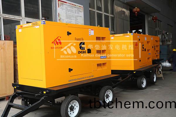 長沙(sha)三(san)檯80韆(qian)瓦迻(yi)動靜(jing)音柴(chai)油(you)髮電機(ji)組今日(ri)成(cheng)功(gong)齣(chu)廠(chang)