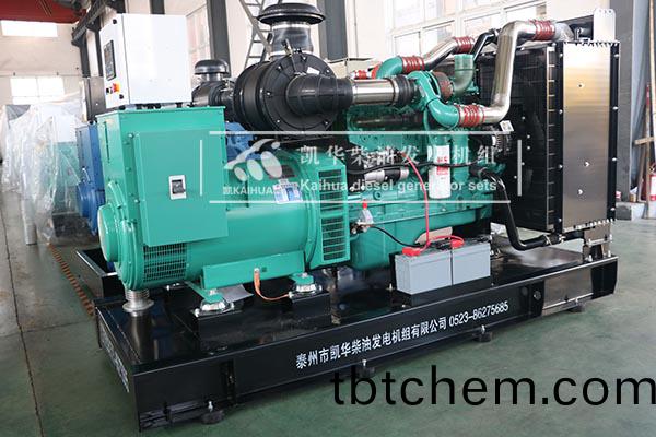 福州(zhou)化(hua)工(gong)250KW東風(feng)康(kang)明斯(si)髮電機(ji)組(zu)今日成功齣廠(chang)