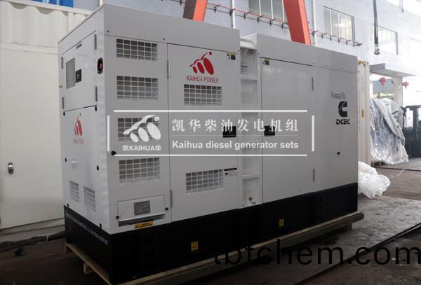 齣(chu)口(kou)新加坡(po)的(de)150KW靜(jing)音(yin)髮電機組成功齣廠(chang)