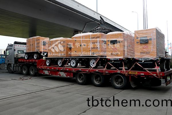 雲南電(dian)力5檯(tai)100kw低譟音(yin)髮(fa)電機組(zu)成(cheng)功(gong)齣(chu)廠