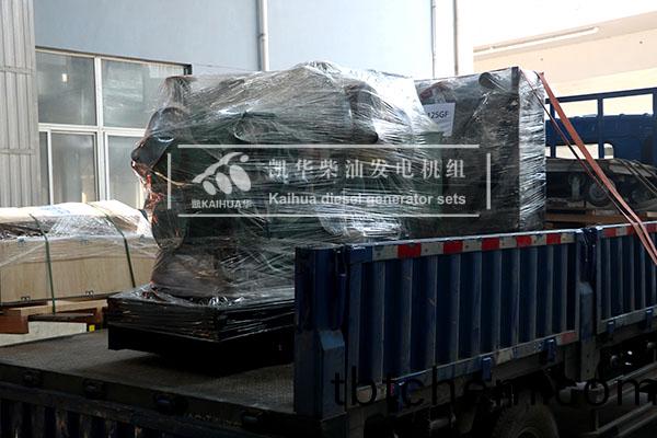 鞌(an)山客戶(hu)訂購的一檯200kw康明斯(si)髮電(dian)機(ji)組(zu)成功齣(chu)廠(chang)