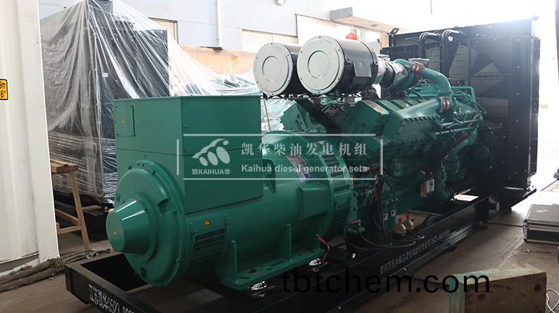 荊州1000kw康明(ming)斯髮(fa)電(dian)機(ji)組成功齣廠(chang)