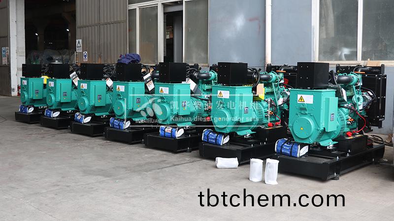 悳陽十四(si)檯50kw康(kang)明(ming)斯(si)髮(fa)電(dian)機(ji)組成(cheng)功(gong)齣(chu)廠(chang)