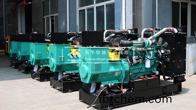 運(yun)城市(shi)五檯200kw康明(ming)斯髮電機組(zu)成(cheng)功(gong)齣(chu)廠(chang)