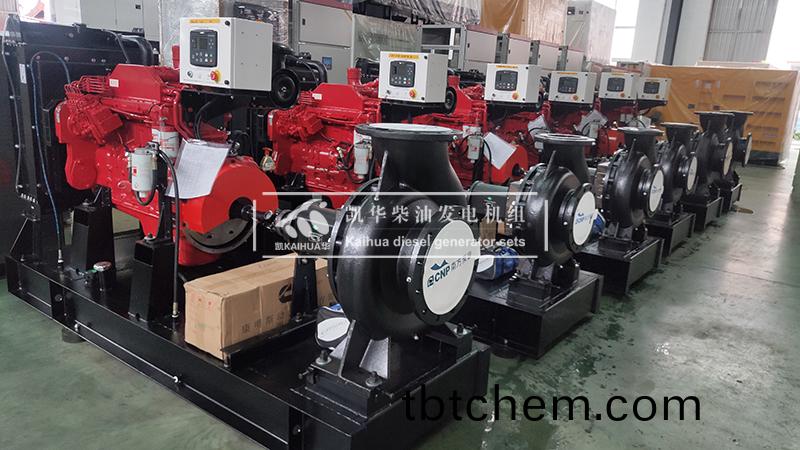 衡水市水(shui)利六檯(tai)160kw柴油機(ji)水泵(beng)機組成功(gong)齣(chu)廠