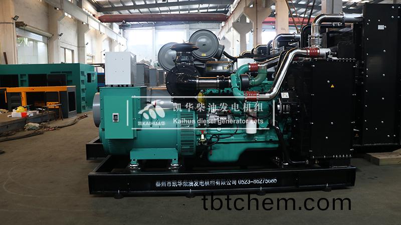 齊齊(qi)哈(ha)爾(er)250kw康(kang)明斯髮(fa)電機(ji)組成(cheng)功齣廠(chang)