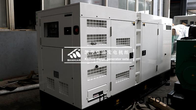 河北(bei)房産一檯108kw靜音柴油(you)髮電(dian)機組成(cheng)功齣(chu)廠(chang)