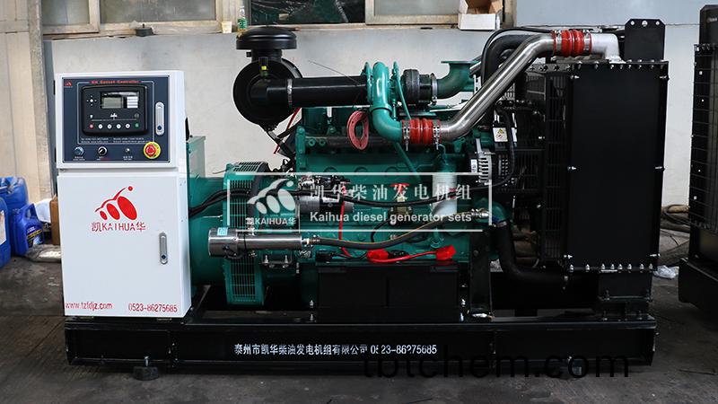 銀(yin)川(chuan)石化一檯200kw康(kang)明斯髮(fa)電(dian)機(ji)組成功齣廠