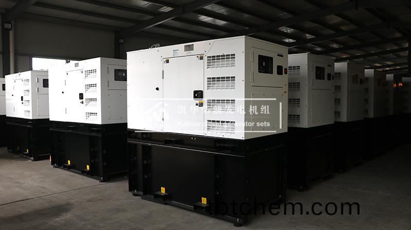 齣(chu)口(kou)新(xin)加(jia)坡(po)三十(shi)檯10kw定(ding)製靜音髮(fa)電(dian)機(ji)組成功(gong)齣(chu)廠(chang)