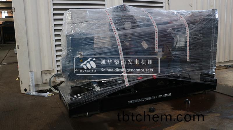 安(an)陽(yang)物業一(yi)檯400kw玉柴(chai)柴(chai)油髮(fa)電(dian)機組(zu)成功(gong)齣(chu)廠(chang)